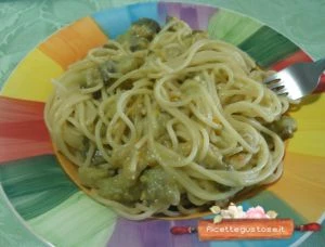 spaghetti con melanzane e stracchino affumicato