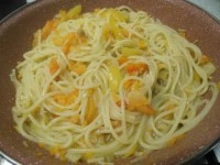 spaghetti peperoni e funghi enoki 5