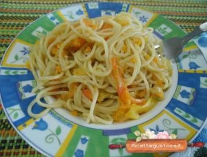 spaghetti peperoni e funghi enoki ricetta