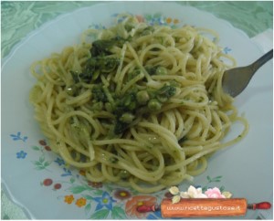 spaghetti piselli gialli e rucola