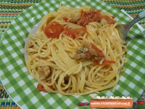Spaghetti pomodori e gorgonzola