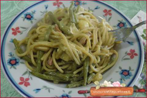 Spaghetti quadrati fagiolini e patate