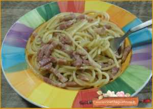 spaghetti quadrati alla gricia e pepe rosa