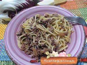 spaghetti al ragu di radicchio