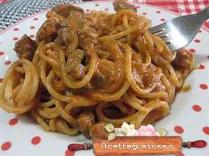 spaghetti rigaglie di pollo e panna