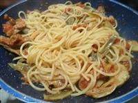 spaghetti salsiccia carciofi immagine 5