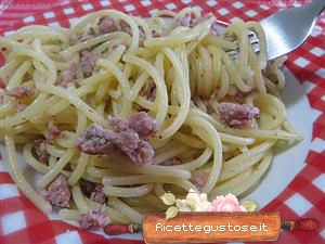 spaghetti con salsiccia in brodo ricetta
