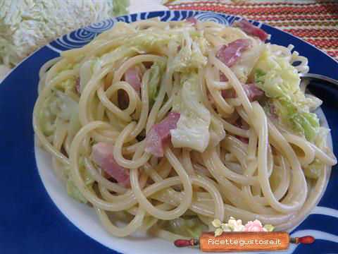 Spaghetti alla verza cremosi
