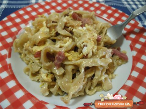 tagliatelle di pane alla carbonara