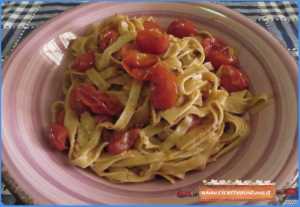 Tagliatelle alle noci con pesto alla menta