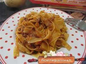 tagliatelle ragù di patate ricetta