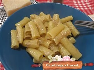 tortiglioni cacio e pepe gustosi