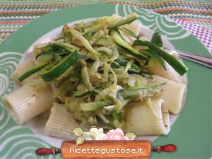 tortiglioni pesto e zucchine