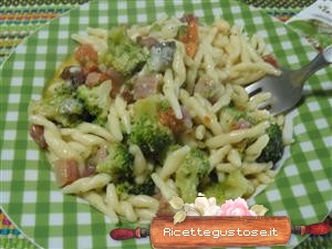 trofie cremose broccoli e salsiccia