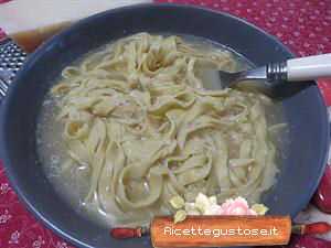 tagliolini in brodo