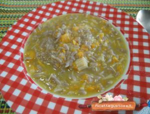 zuppa con grano saraceno e funghi enoki gustosa