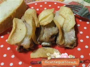 costolette di maiale con mele cotogne ricetta