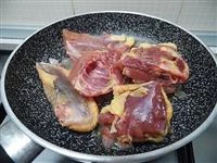 faraona funghi e castagne immagine 2