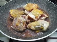 faraona funghi e castagne immagine 3