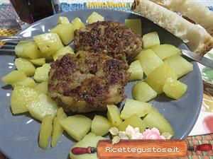 hamburger con patate alla griglia