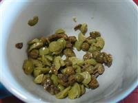 capperi prezzemolo e alici tritati