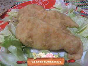 Pollo panato con albumi e pesto