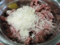 polpettone in crosta di pane al pecorino immagine 2