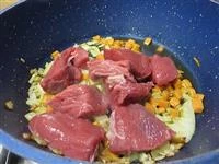 spezzatino con patate al sugo immagine 1