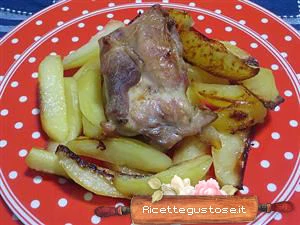 stinco di maiale al forno con patate ricetta