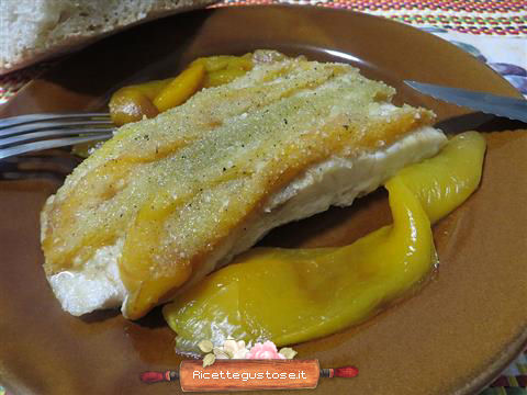 Pesce persico gratinato ai peperoni