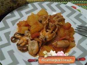 ricetta polpo con patate e pomodori