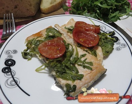 Salmone pomodori e rughetta al cartoccio