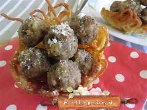 cestini spaghetti e polpettine ricetta