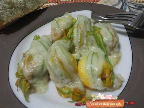 Fiori di zucca farciti al forno