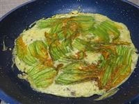frittata fiori di zucca immagine 1