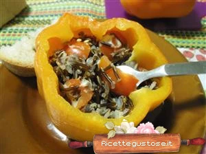 peperoni arancioni al riso selvaggio