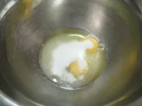 Aggiungere la panna liquida, il mascarpone e la ricotta