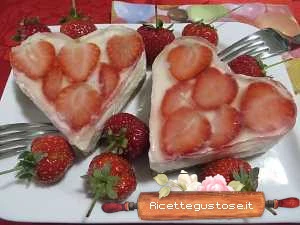 ceesecake fragole e limncello forma di cuore
