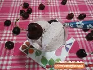 gelato alle ciliegie ricetta