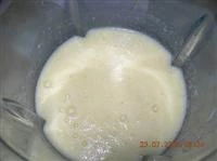 frullare ananas con latte 2