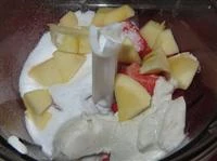 preparazione ghiaccioli fragole e yogurt 1