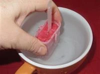 preparazione ghiaccioli fragole e yogurt 4