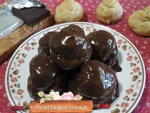 ricetta profiteroles cioccolato e panna