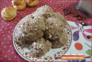 Profiteroles alla nutella e liquore al cioccolato