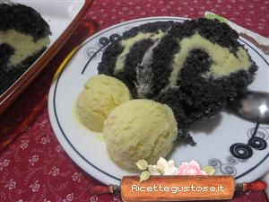 rotolo gelato carbone e ananas ricetta