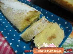 rotolo pandoro crema all'ananas ricetta