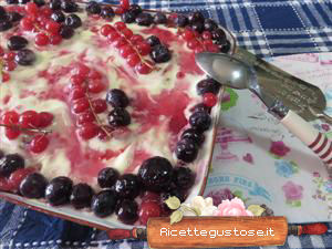 tiramisu frutti di bosco e pandoro