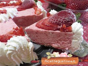 torta gelato alle fragole